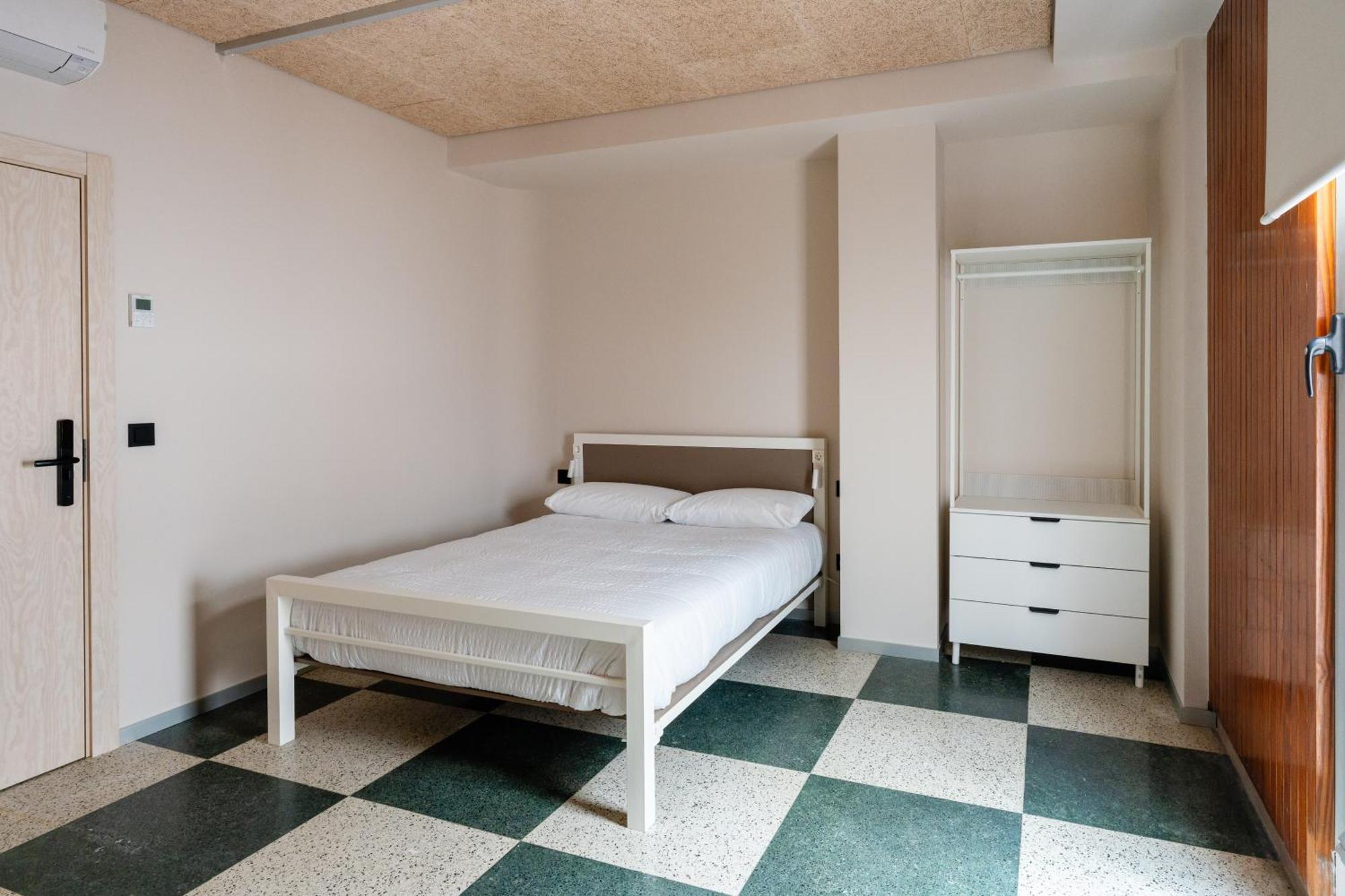 Lamia Bbk Women Hostel-Solo Mujeres ビルバオ エクステリア 写真
